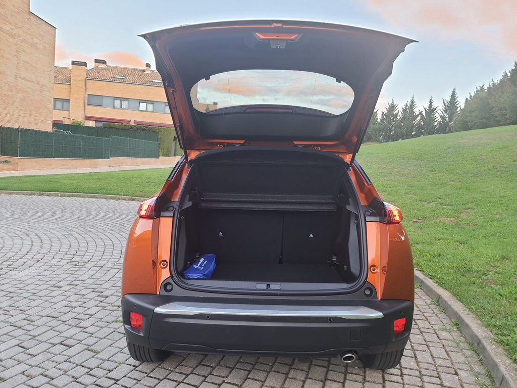 Peugeot 2008 Style Bluehdi 110cv | Naranja | Camara