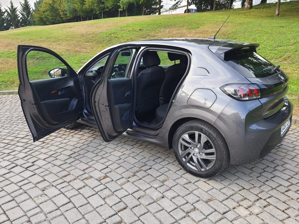 Peugeot 208 Active Pack PureTech 75 S&amp;S M5