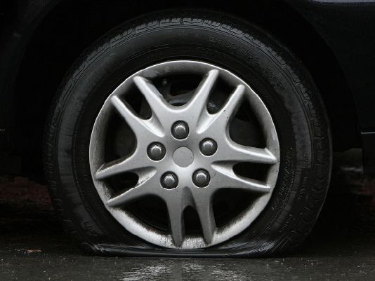 PK | REPARACIÓN PINCHAZO PARCHE DESMONTANDO (sin localización)