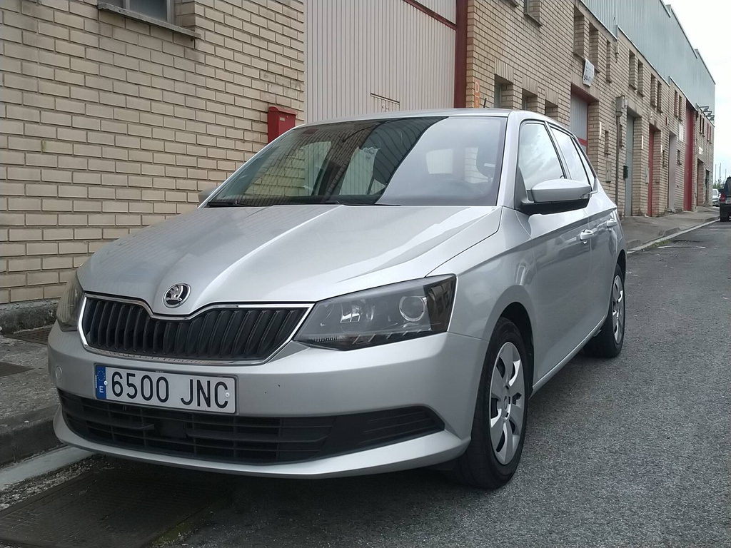 Skoda FABIA AMB 1.0 MPI 44KW 5V - Renting